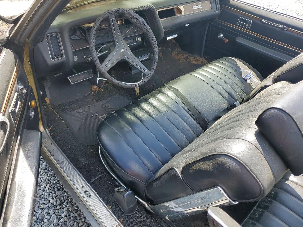 Pontiac Bonneville Se
