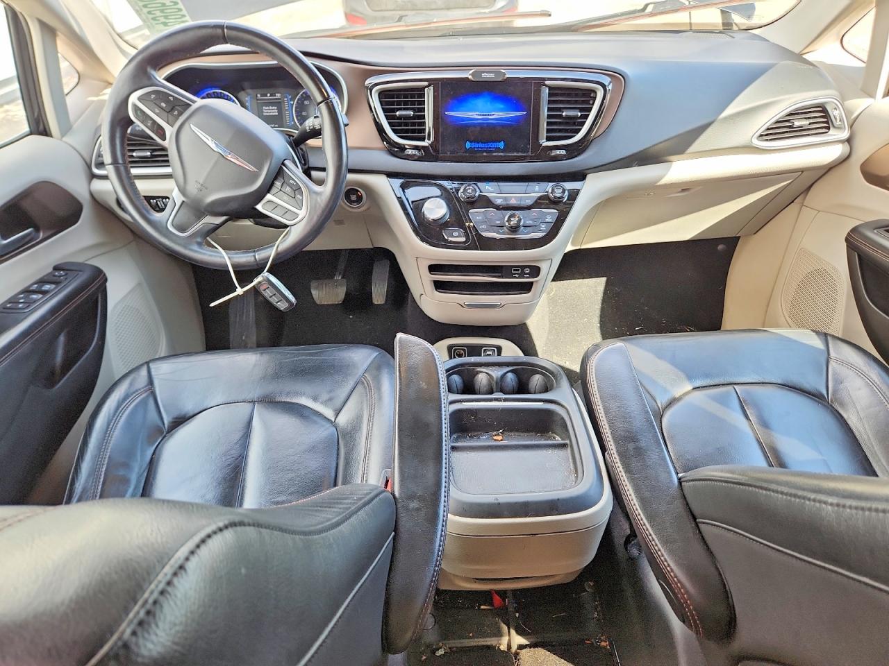 Chrysler Pacifica Touring L