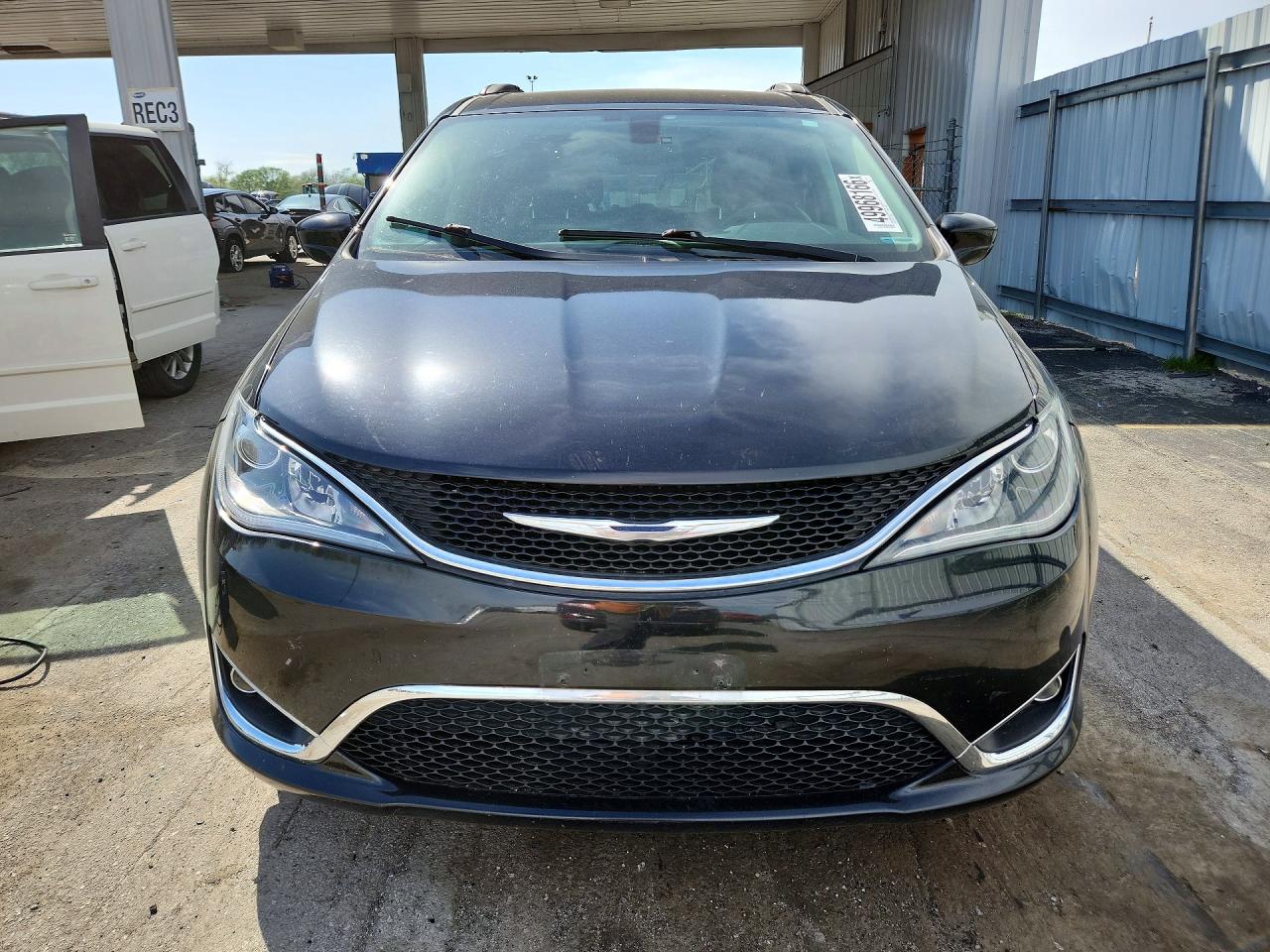 Chrysler Pacifica Touring L