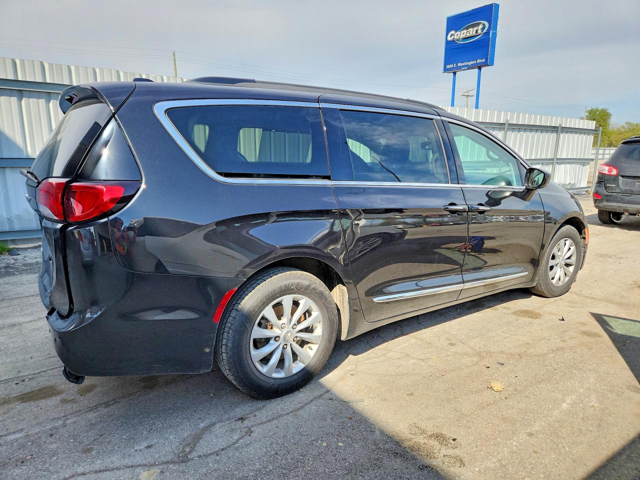 Chrysler Pacifica Touring L