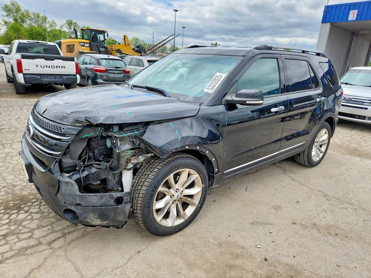 Salvage Ford Explorer Image