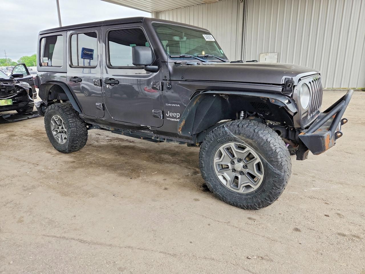 Jeep Wrangler Sahara