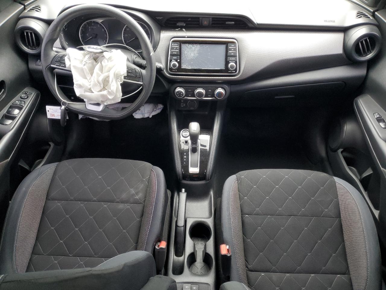 Nissan Kicks S