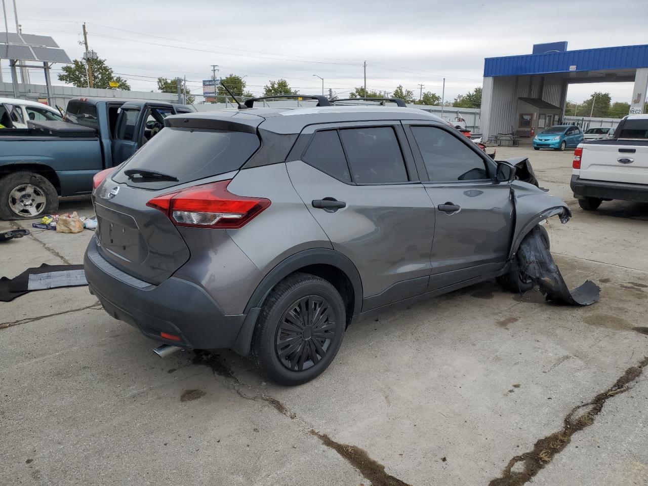 Nissan Kicks S