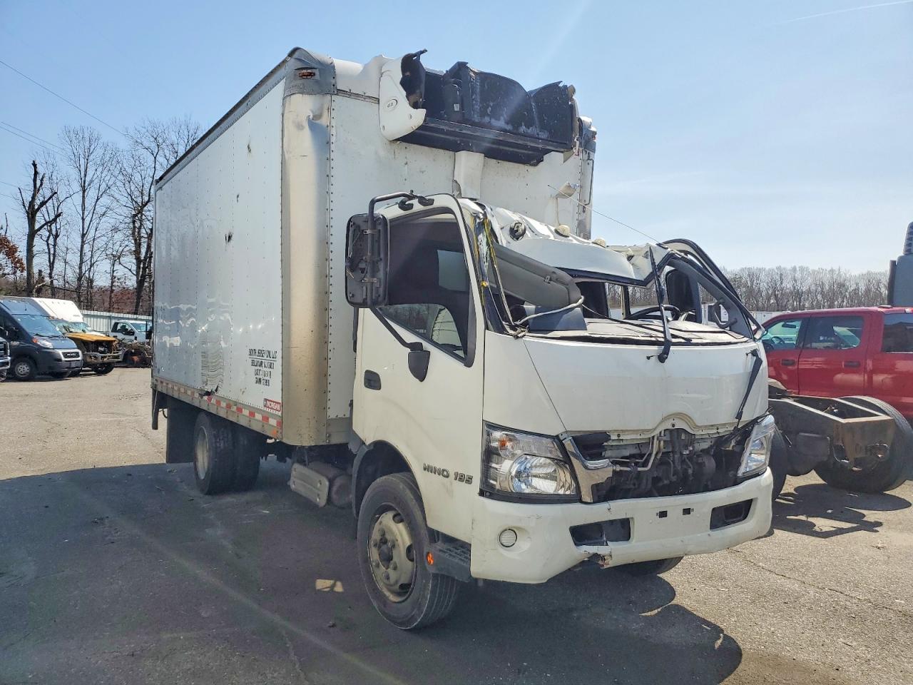 Salvage Hino 195 Image