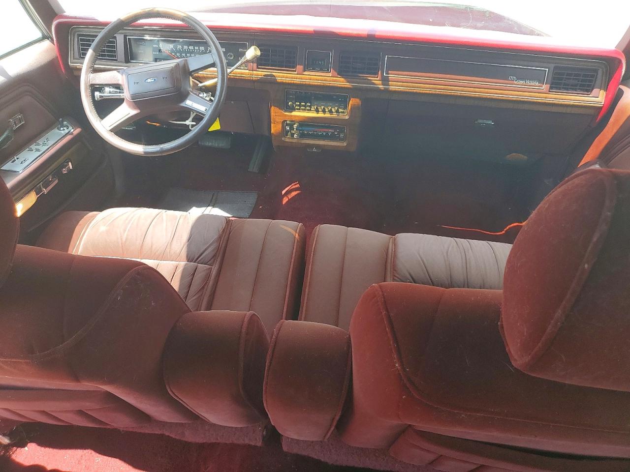 Ford Crown Vic Lx