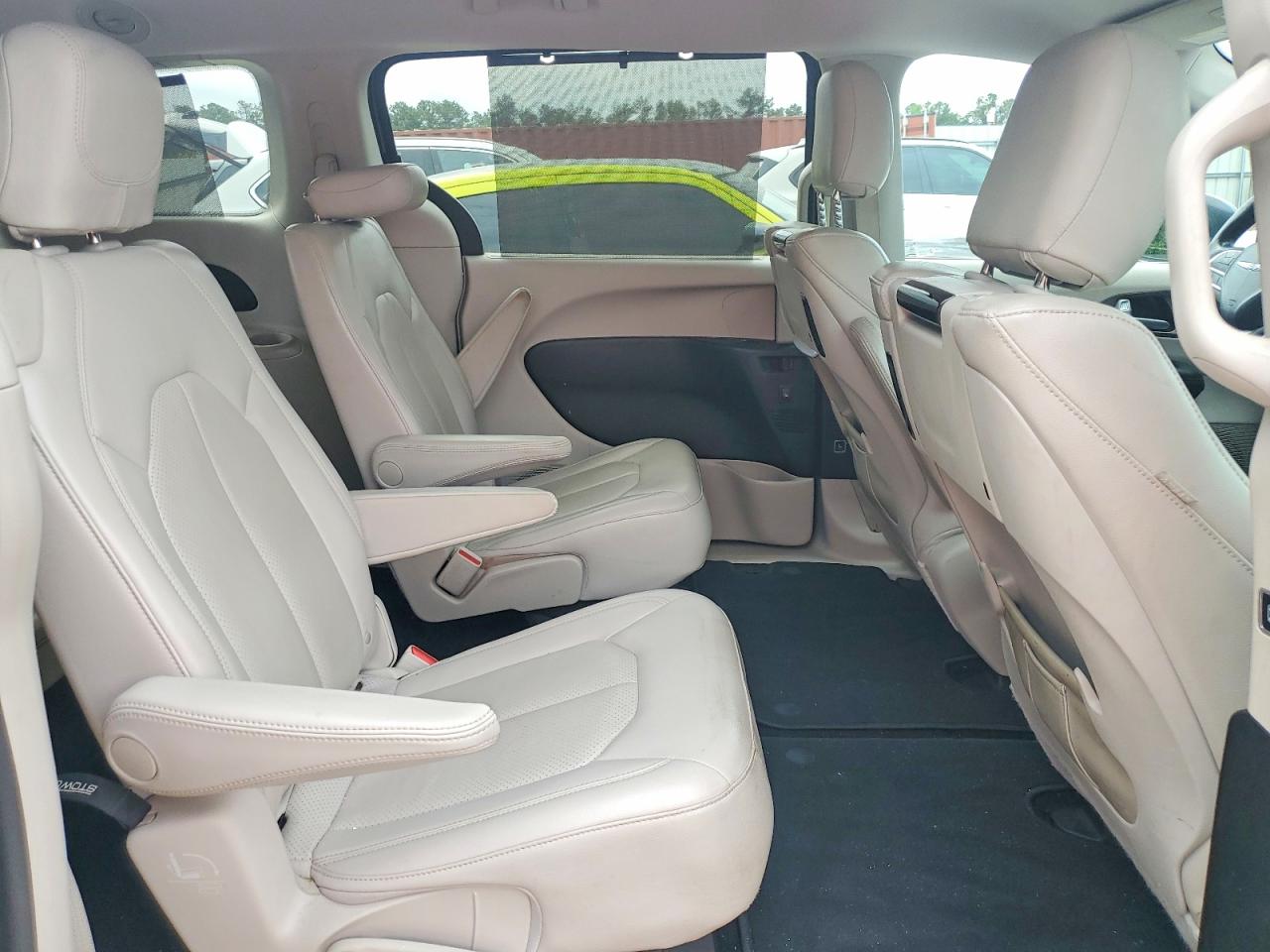 Chrysler Pacifica Touring L Plus