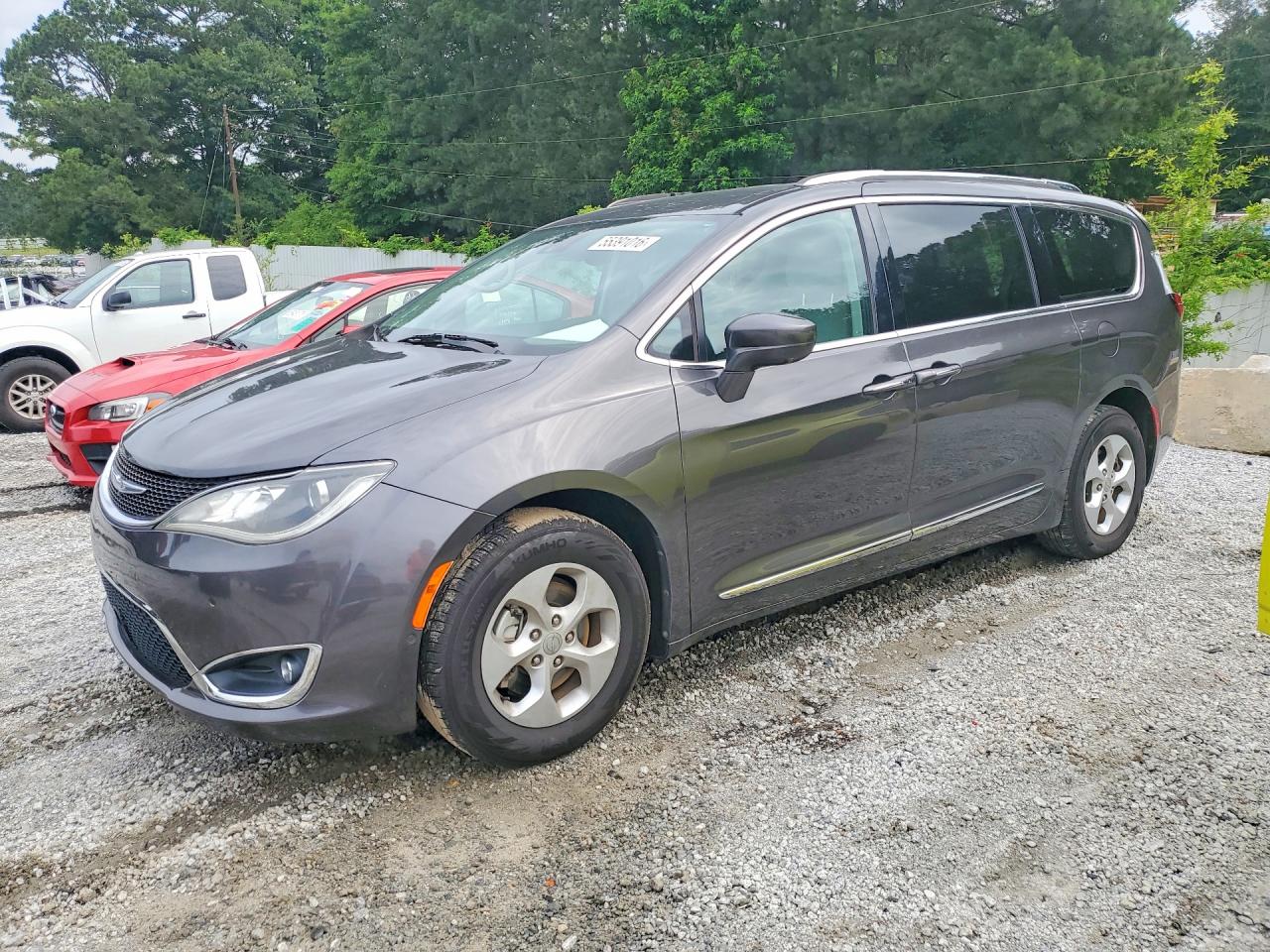 Salvage Chrysler Pacifica Image