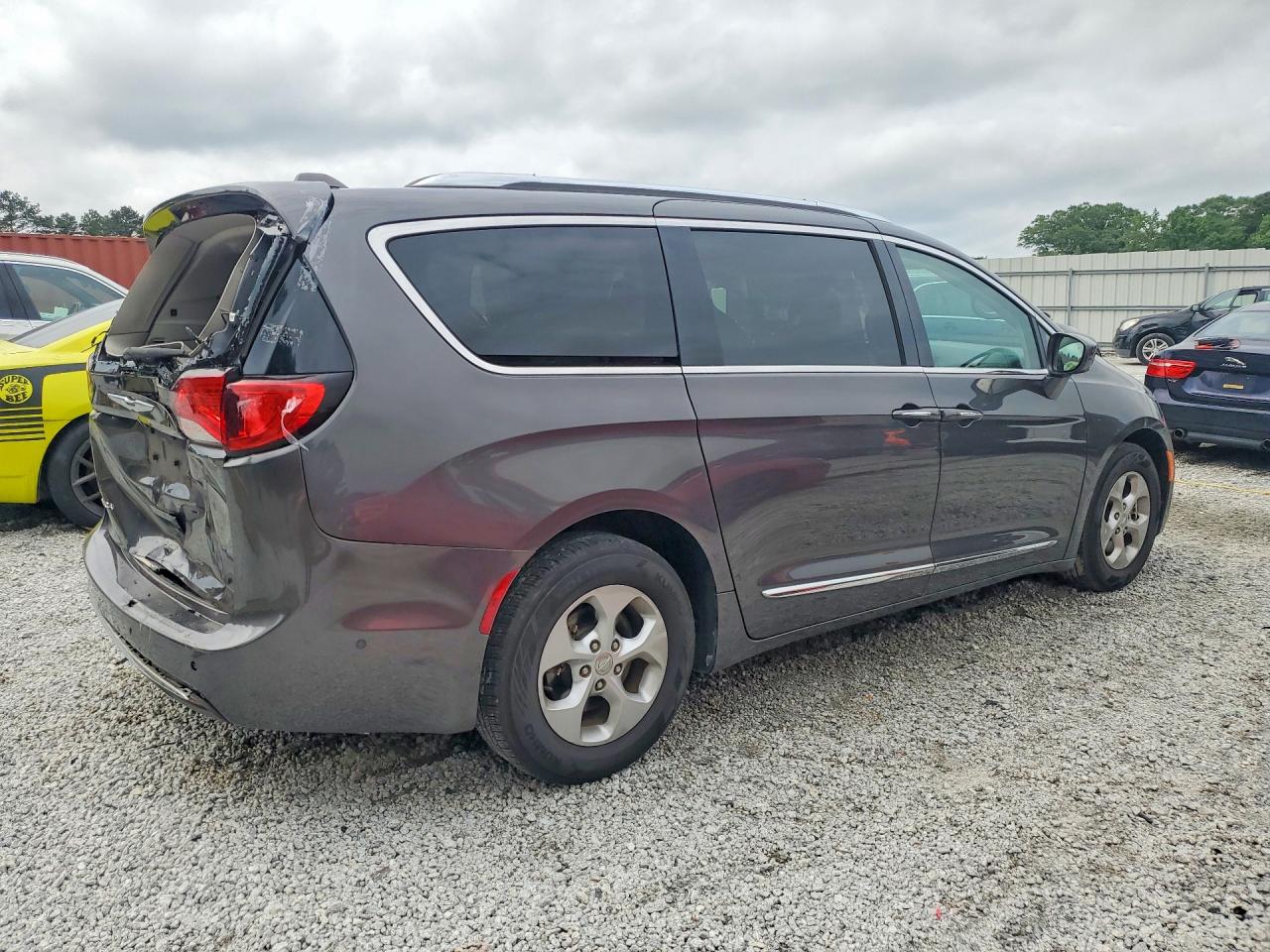 Chrysler Pacifica Touring L Plus