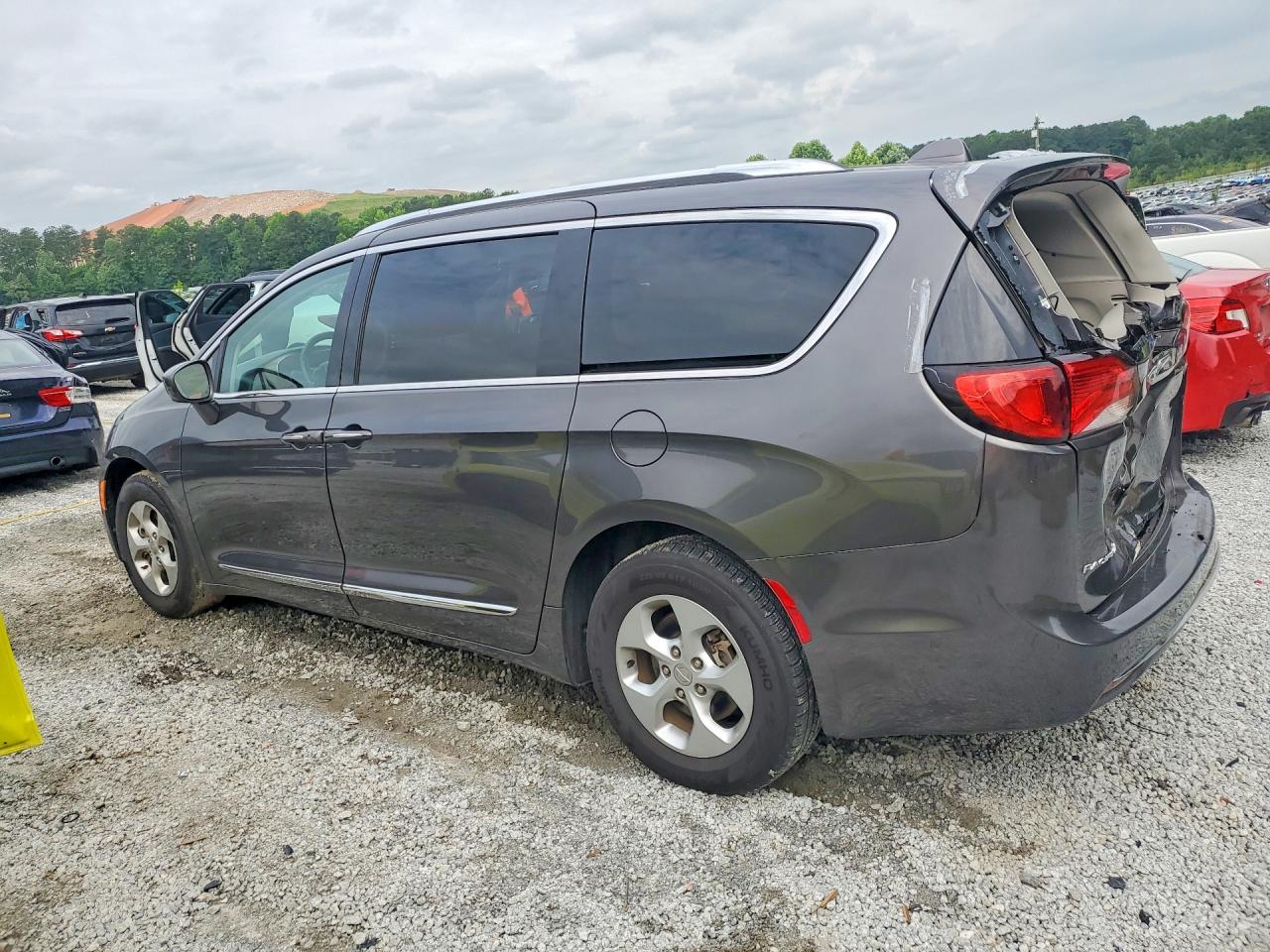 Chrysler Pacifica Touring L Plus