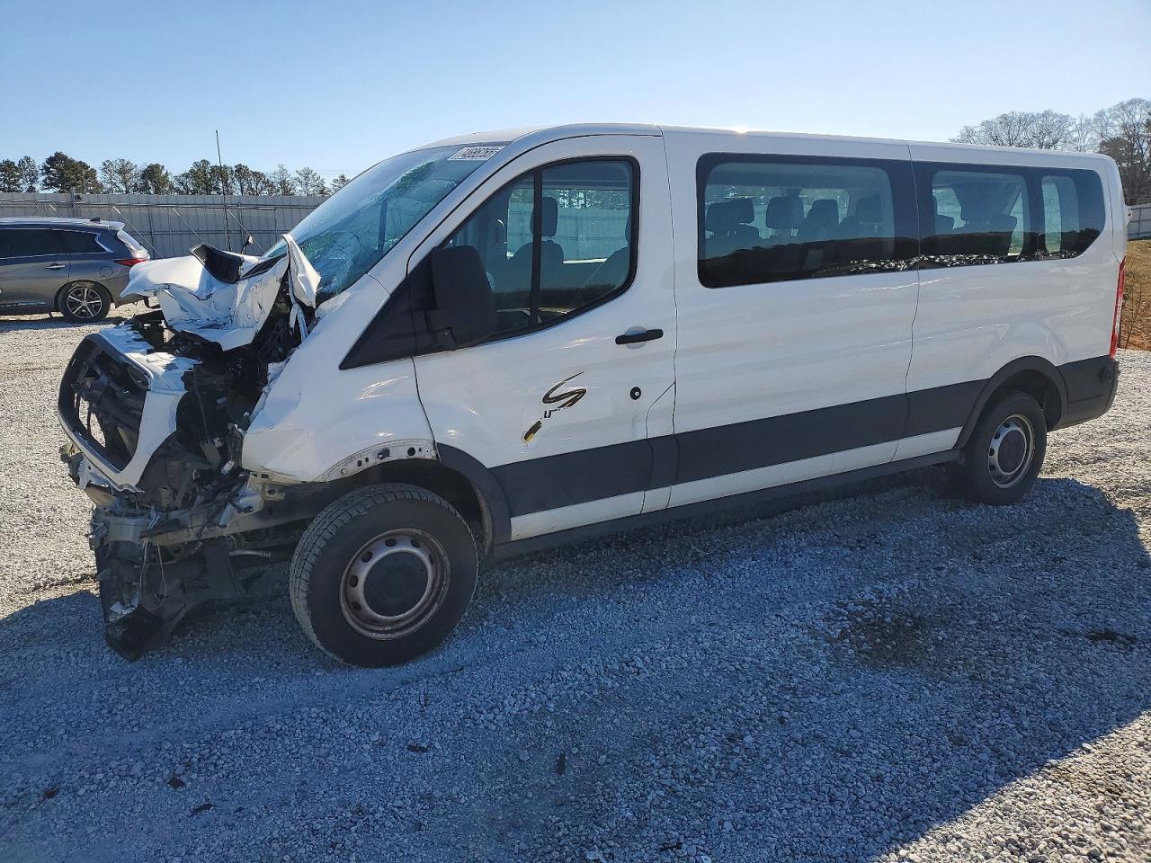Salvage Ford Transit Image