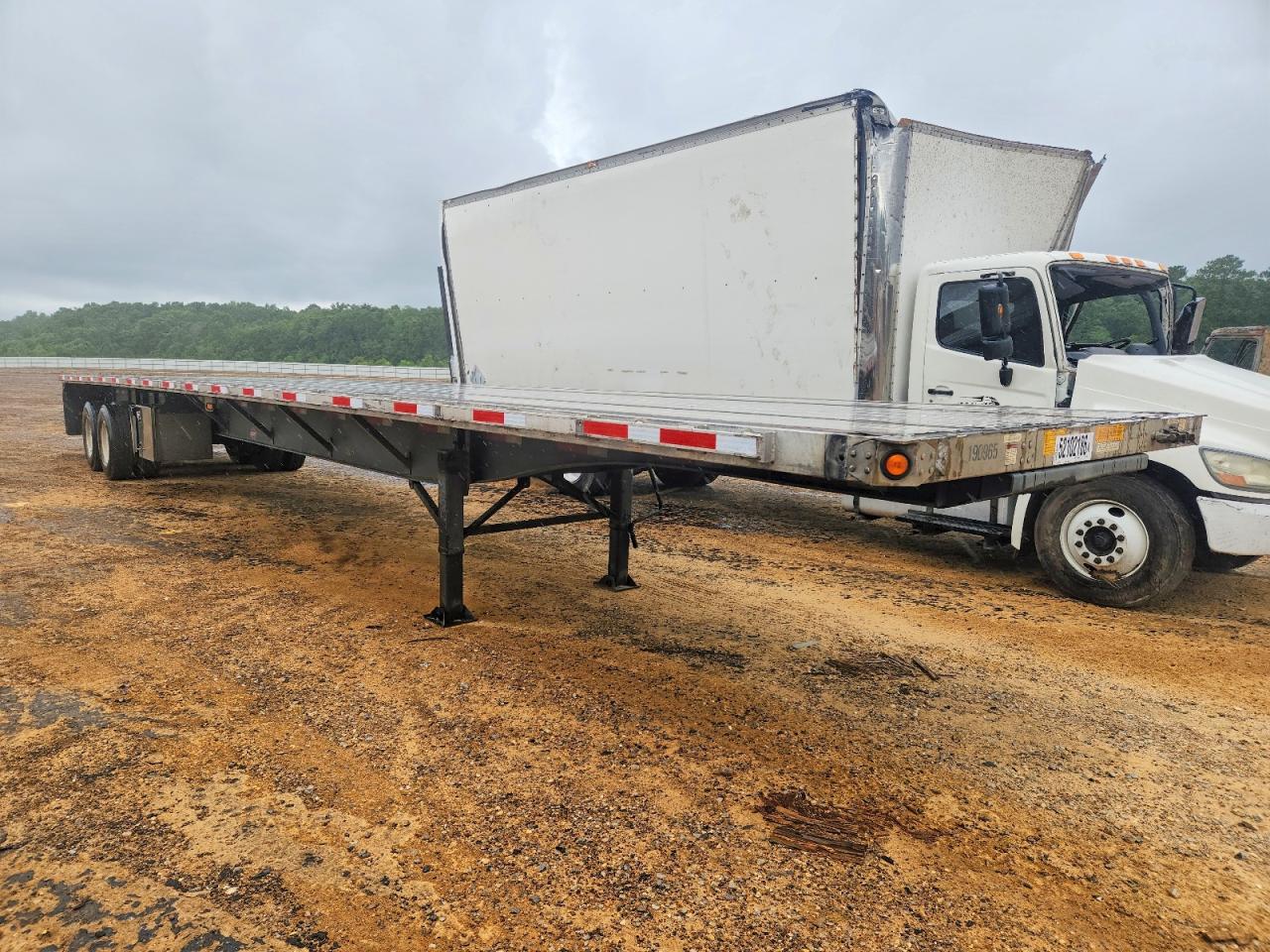 Salvage Utility Trailer Mfg. Other Image