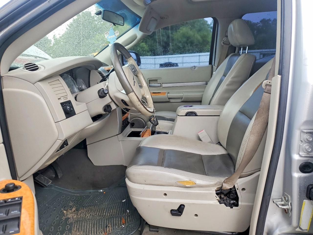Chrysler Aspen Limited