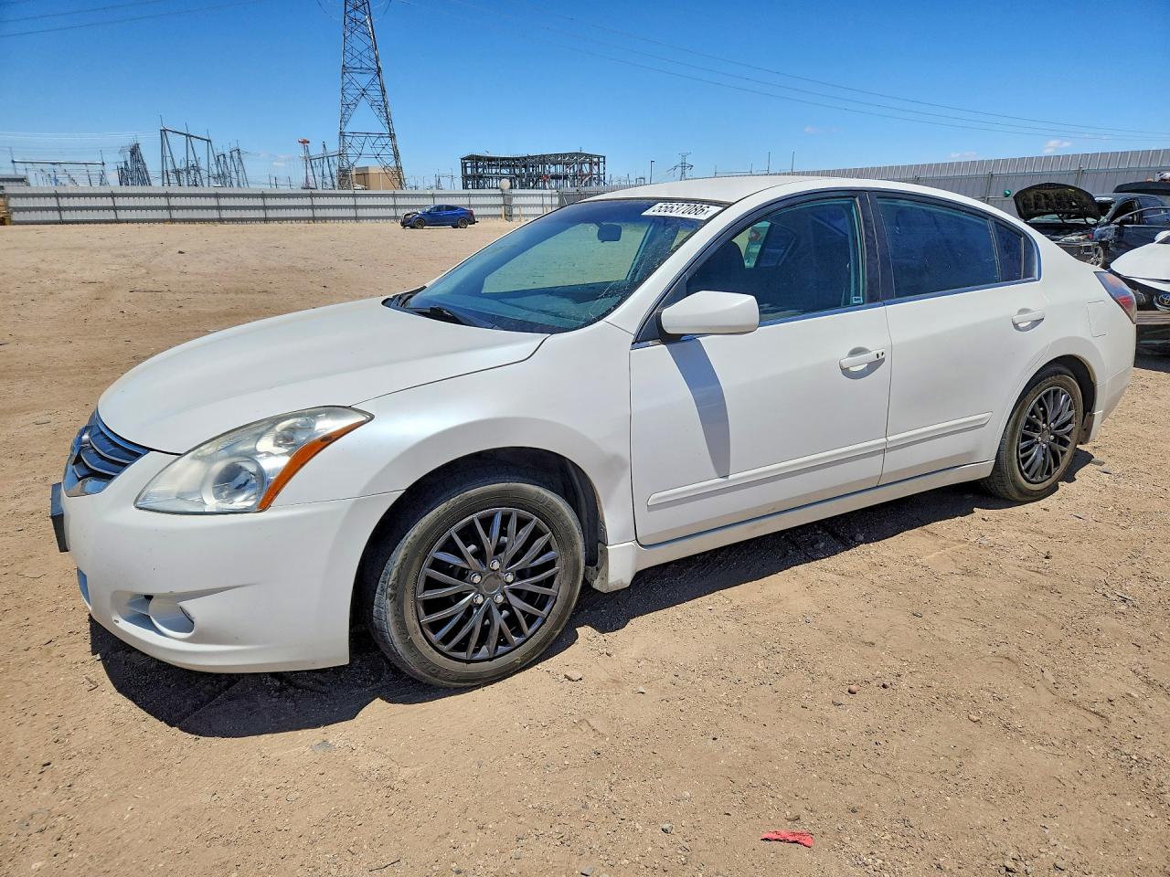 Salvage Nissan Altima Image