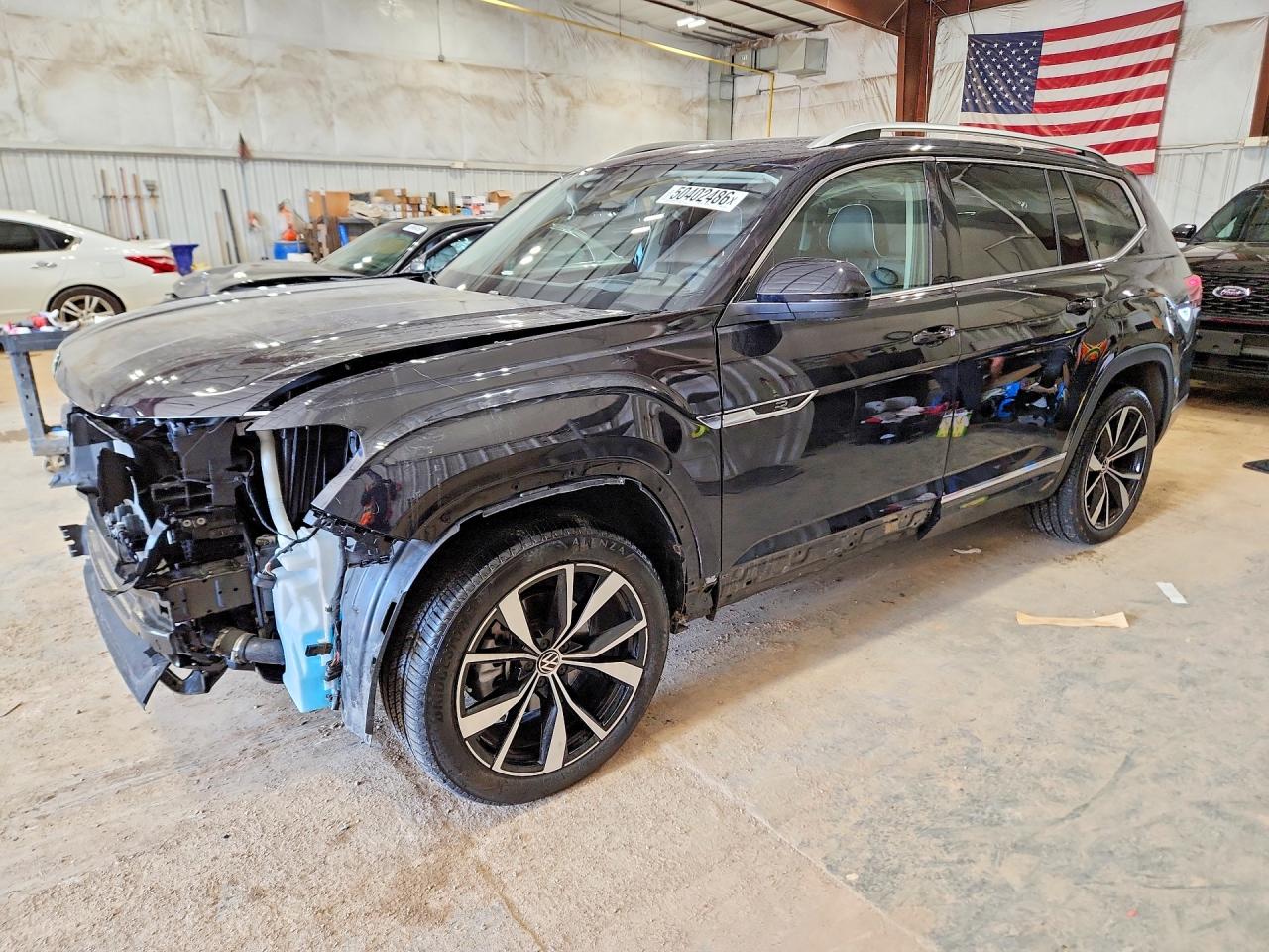 Salvage Volkswagen Atlas Image