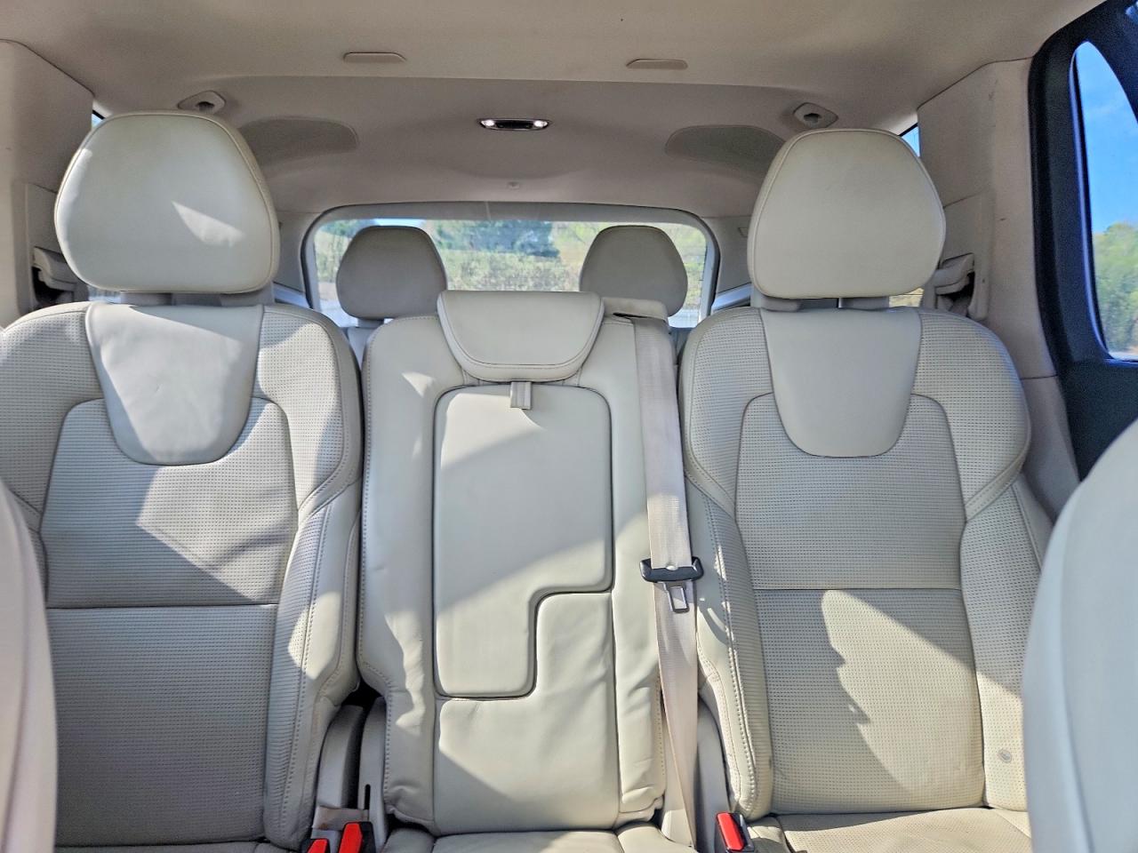 Volvo XC90 T6