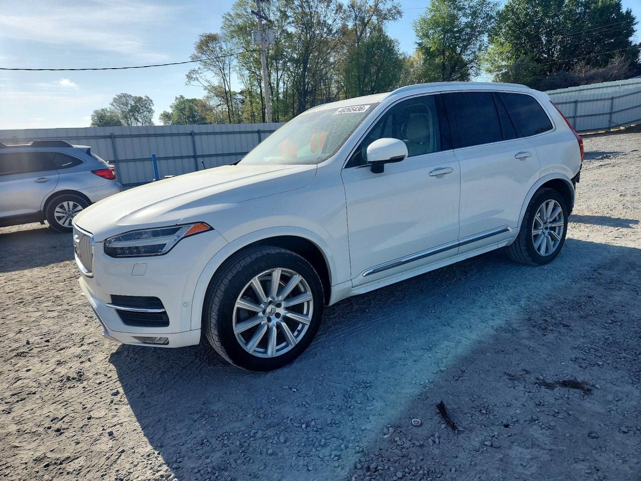 Salvage Volvo XC90 Image