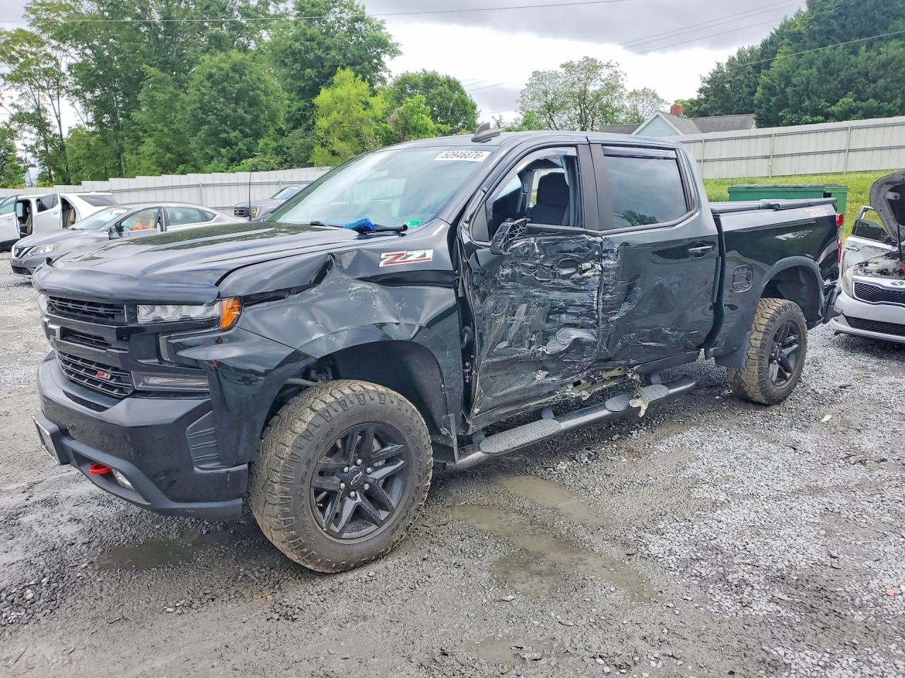 Salvage Chevrolet Silverado Image