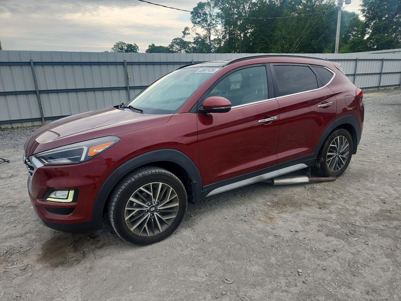 Salvage Hyundai TUCSON Image