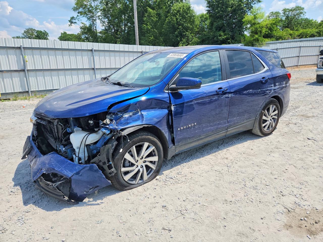 Salvage Chevrolet Equinox Image