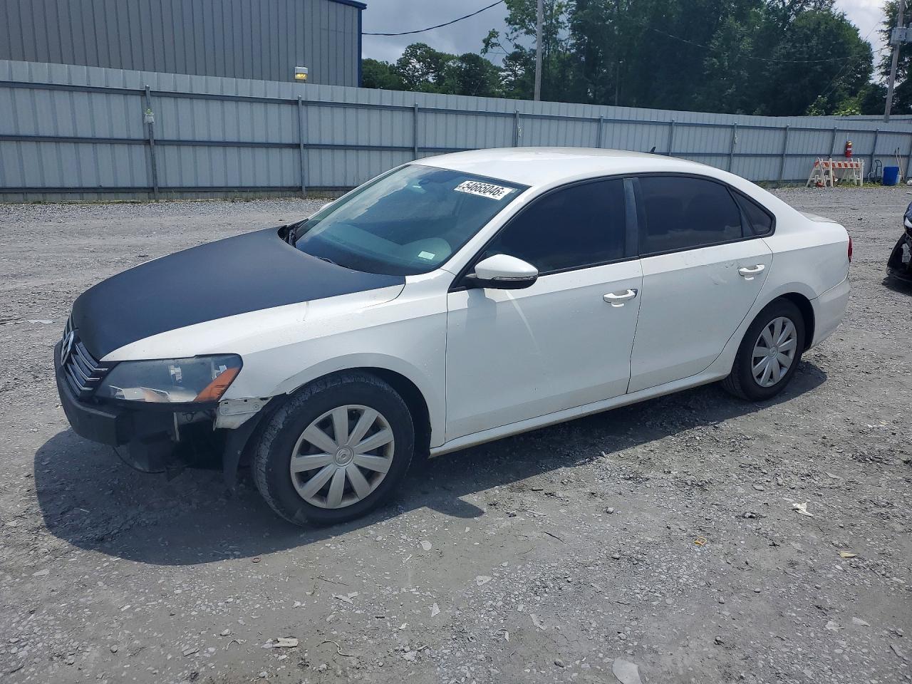 Salvage Volkswagen Passat Image