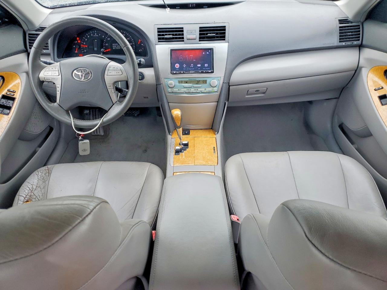 Toyota Camry Xle V6