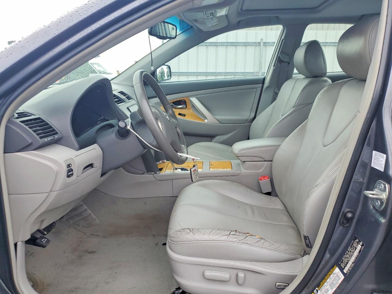 Toyota Camry Xle V6