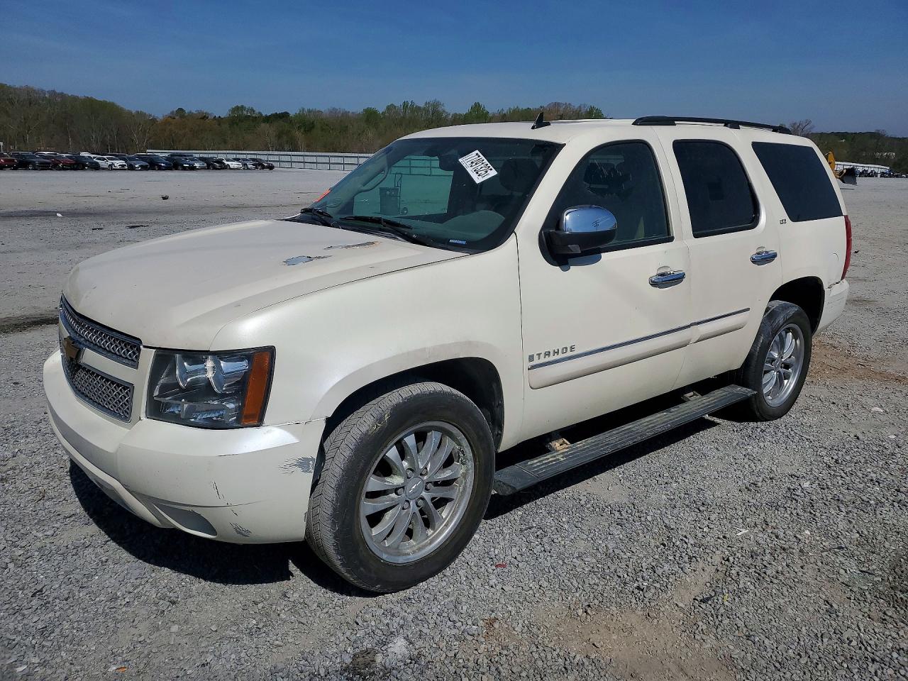 Salvage Chevrolet Tahoe Image
