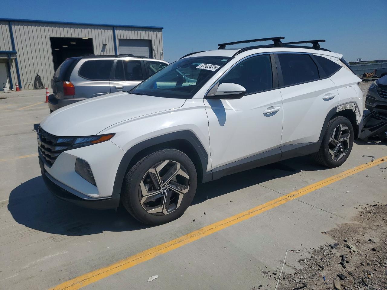 Salvage Hyundai TUCSON Image
