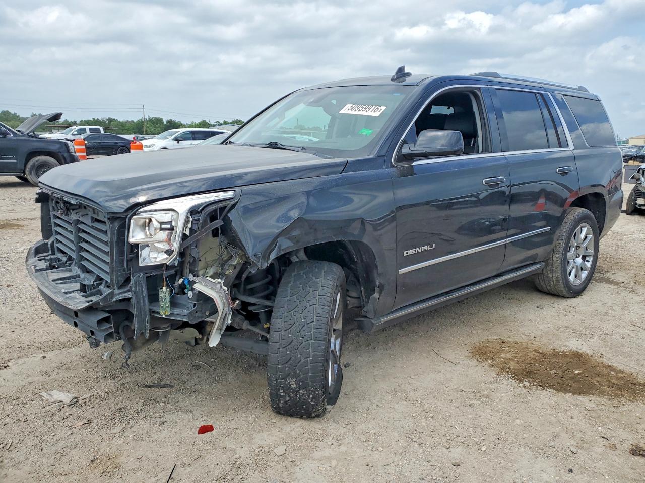 Salvage GMC Yukon Image