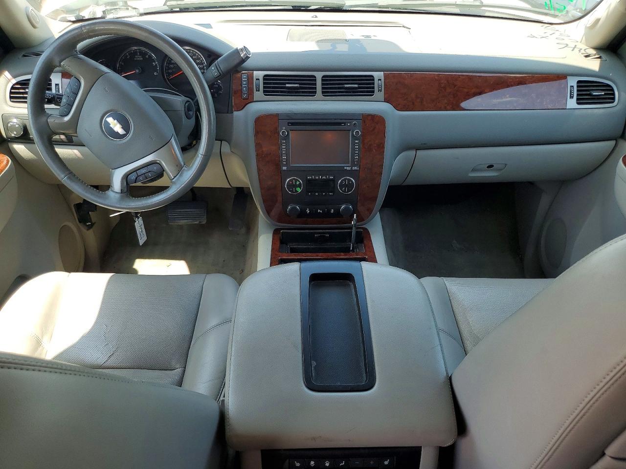 Chevrolet Suburban C1500 Ltz