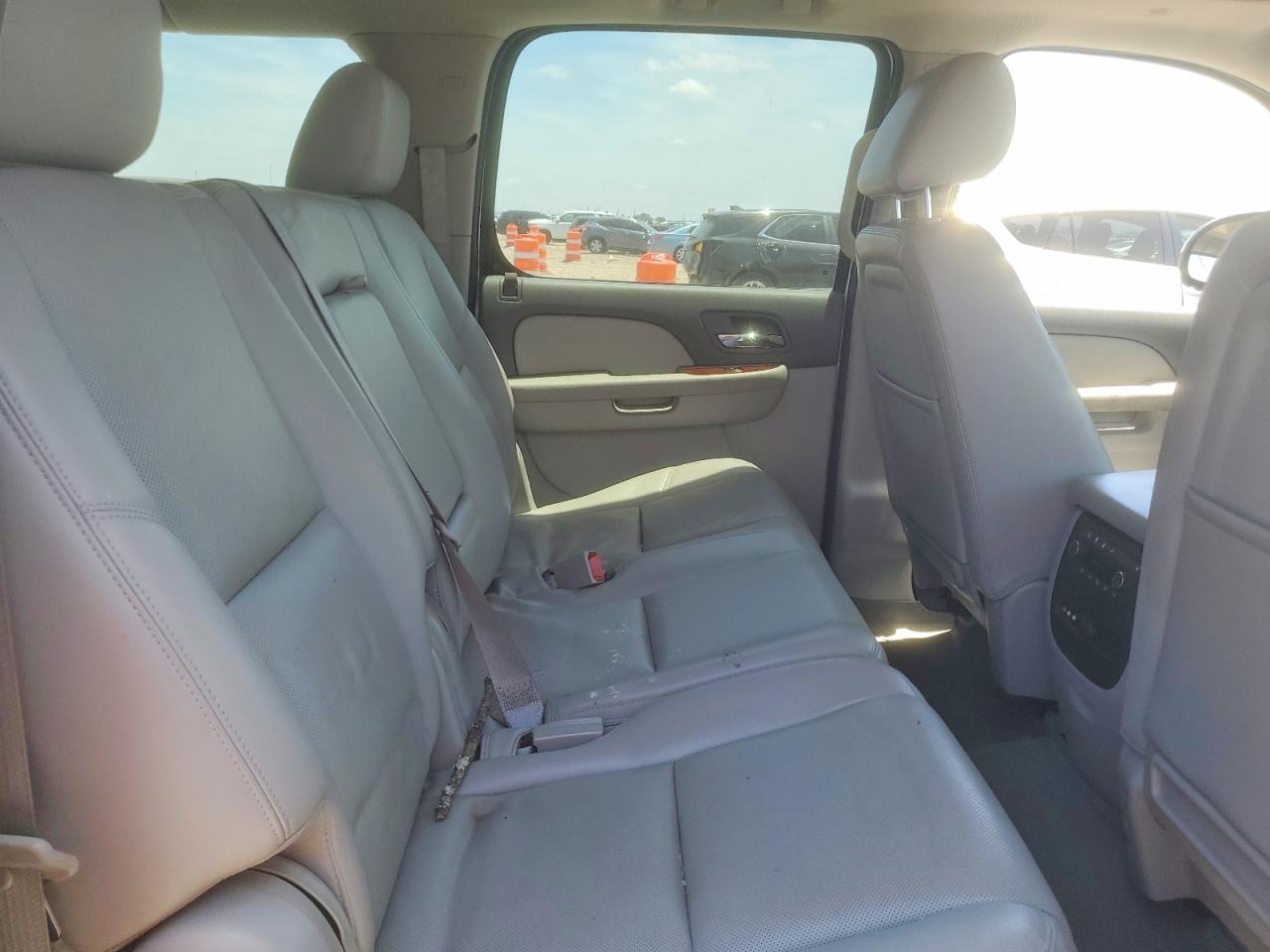 Chevrolet Suburban C1500 Ltz