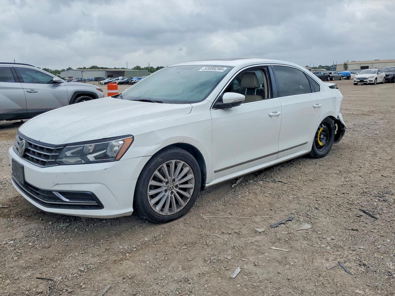 Salvage Volkswagen Passat Image