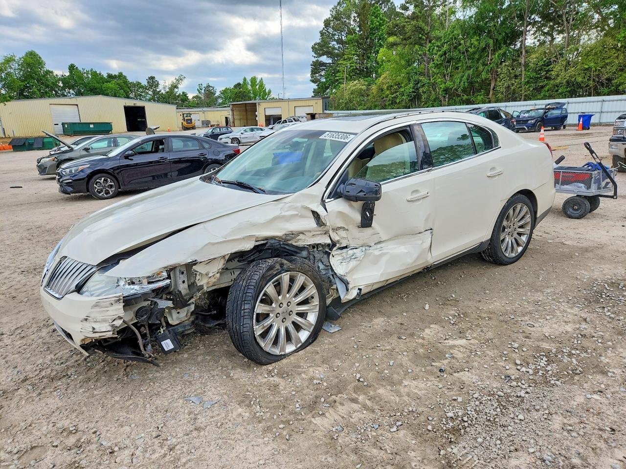Salvage Lincoln MKS Image