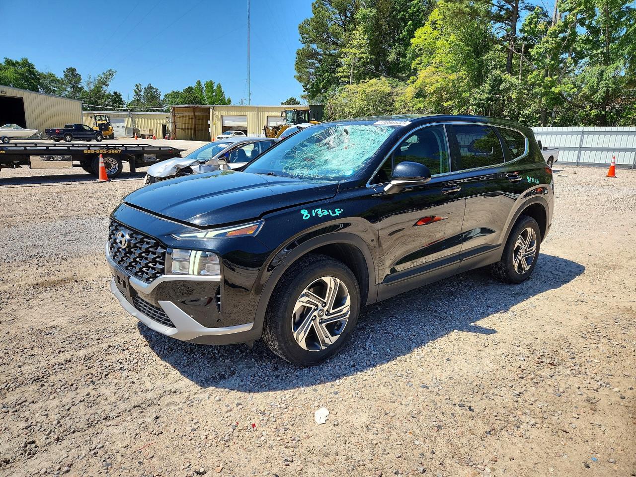 Salvage Hyundai SANTA FE Image