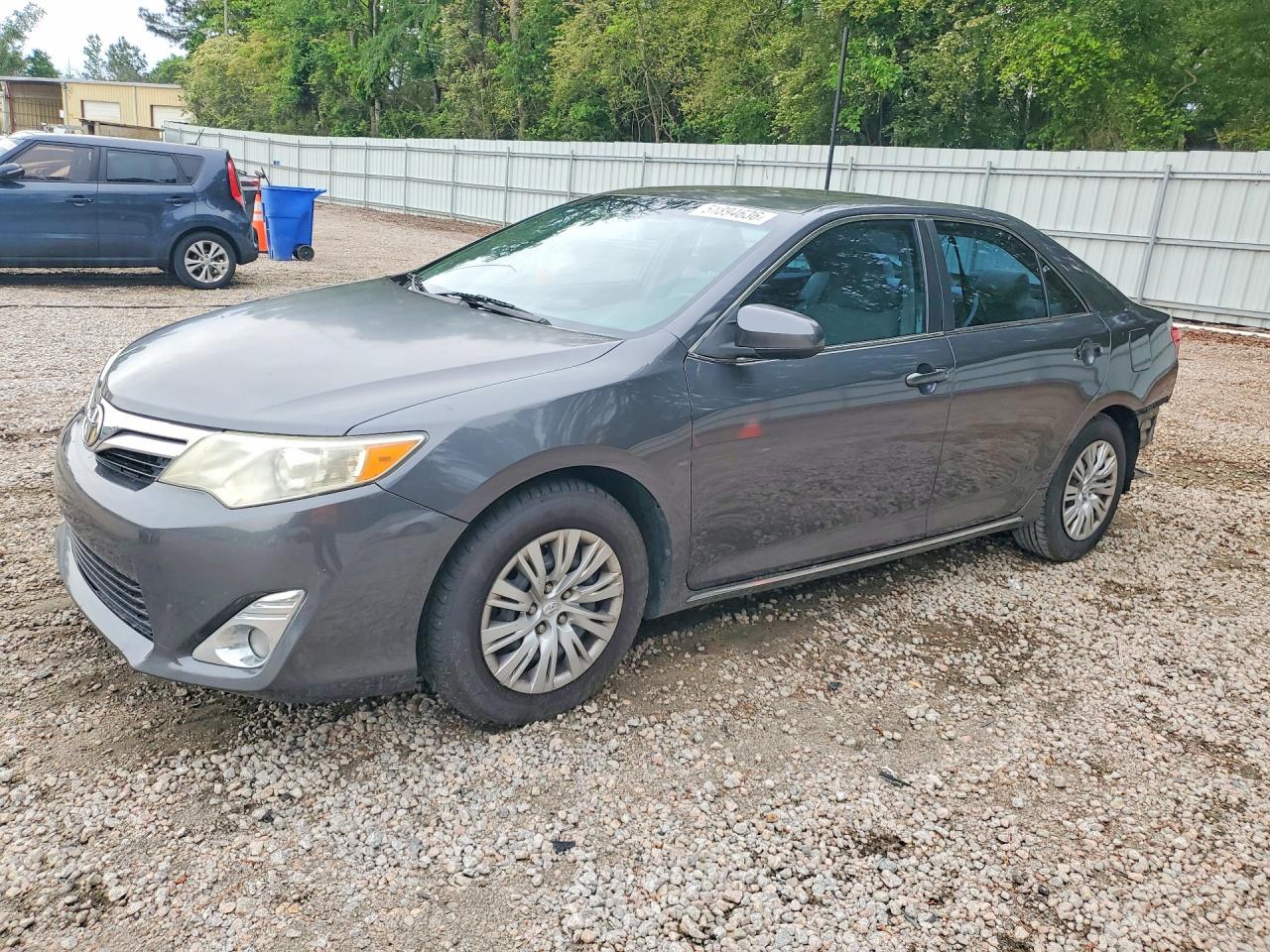 Salvage Toyota Camry Image