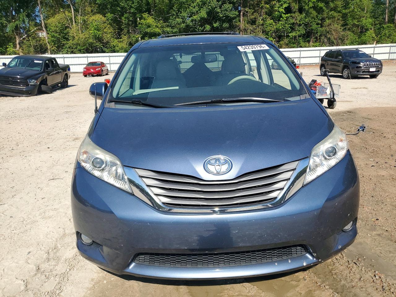 Toyota Sienna Xle 8-passenger