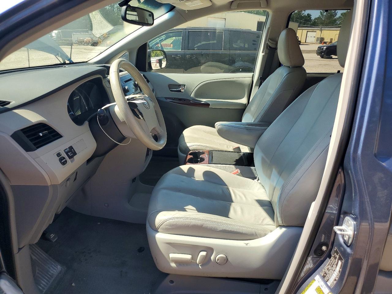 Toyota Sienna Xle 8-passenger