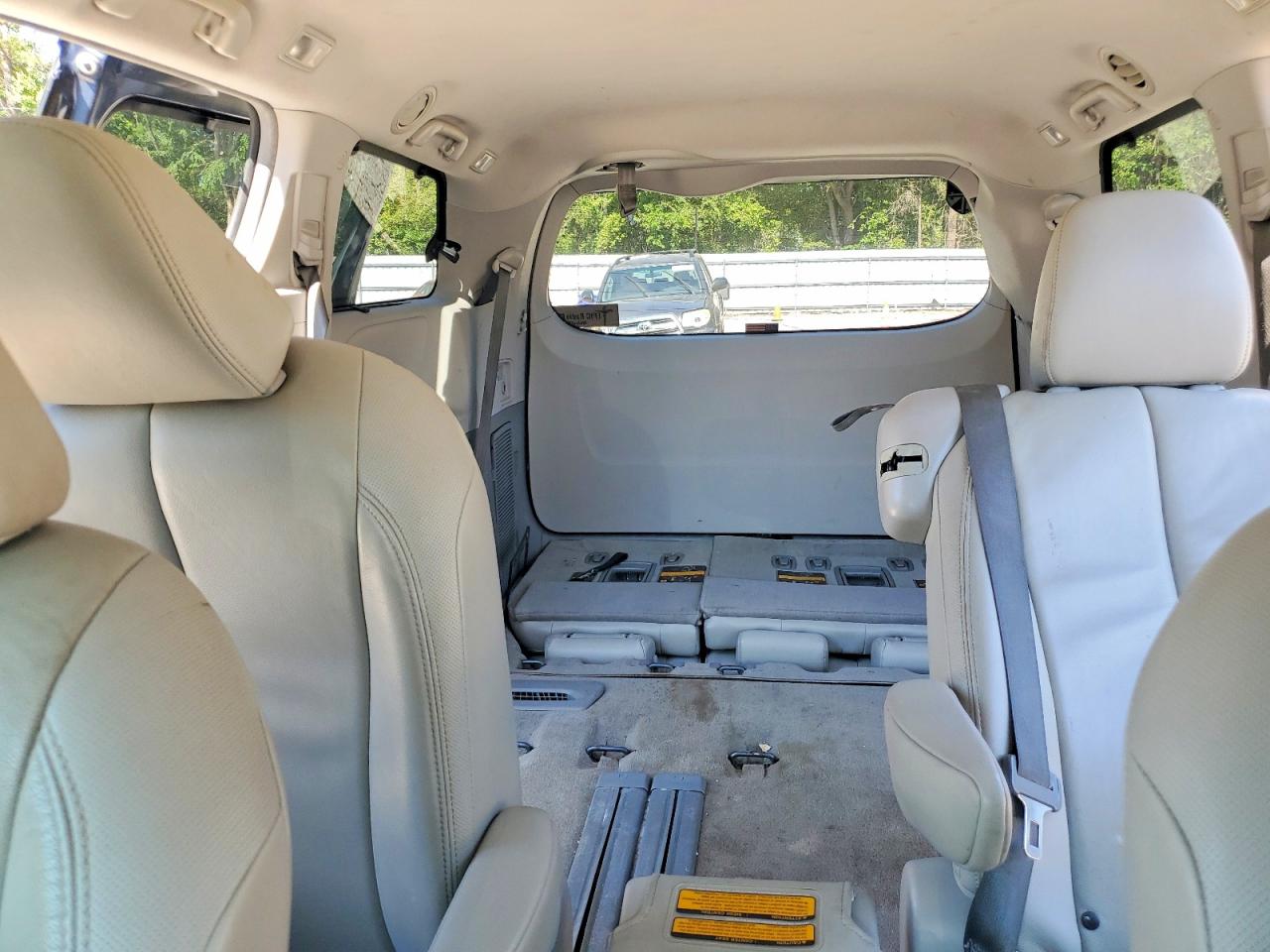 Toyota Sienna Xle 8-passenger
