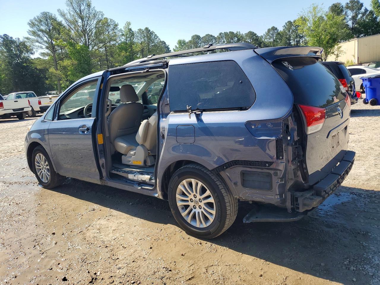 Toyota Sienna Xle 8-passenger