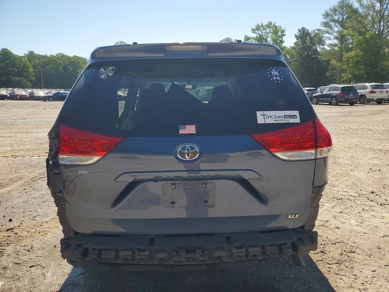 Toyota Sienna Xle 8-passenger