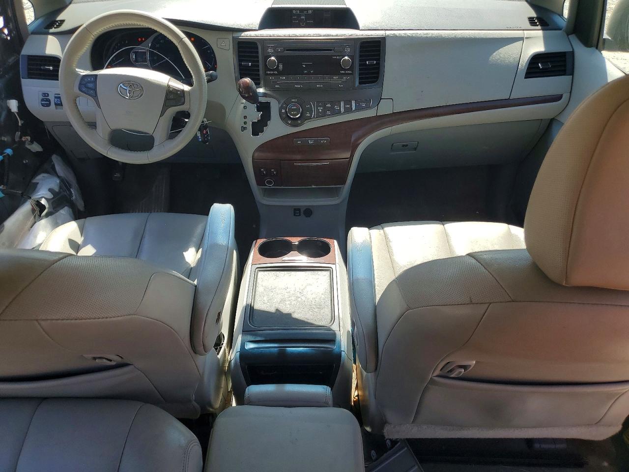 Toyota Sienna Xle 8-passenger
