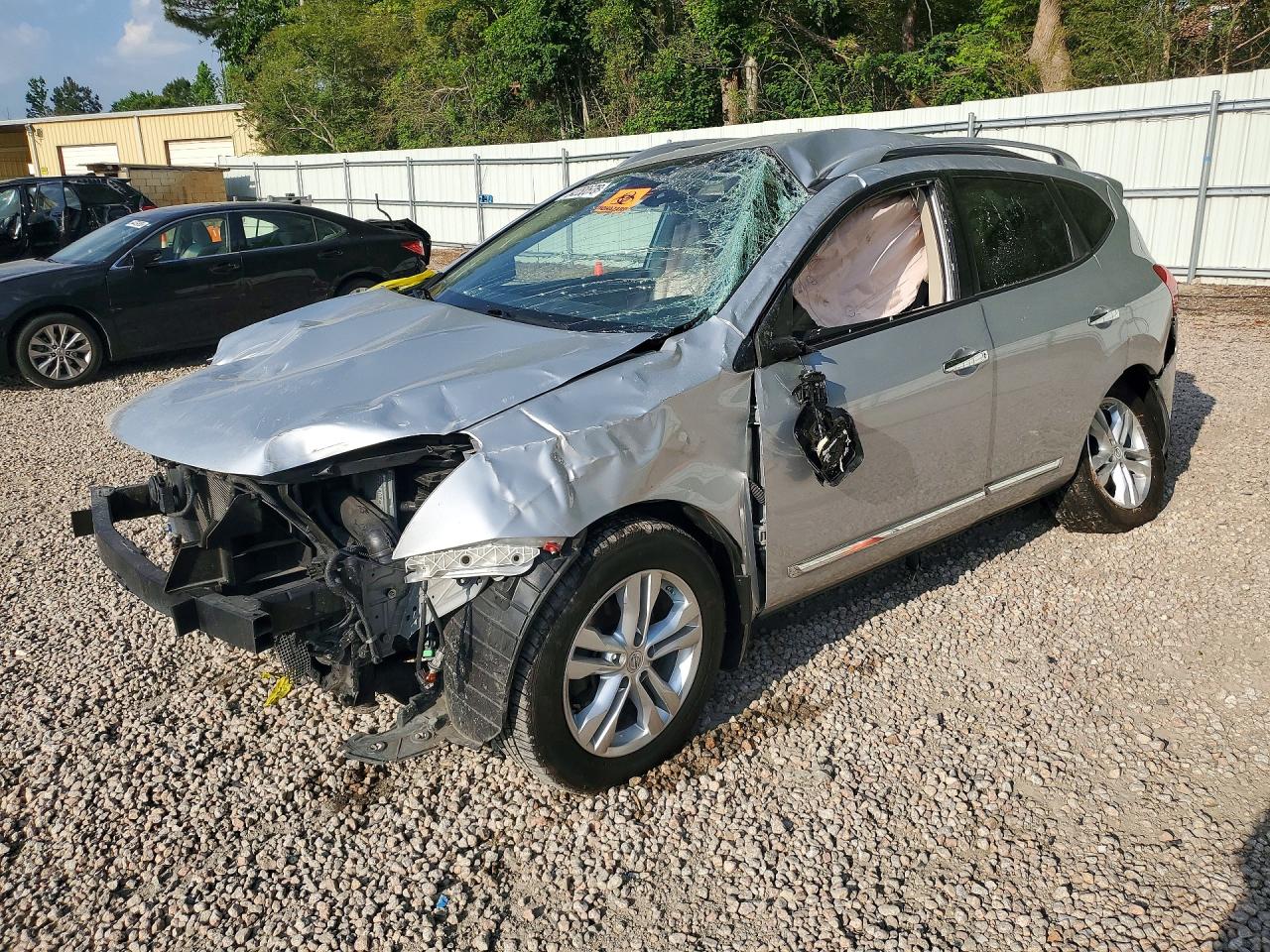 Salvage Nissan Rogue Image