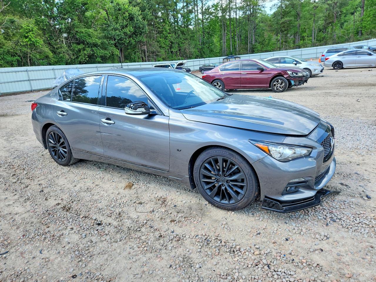 INFINITI Q50 Premium