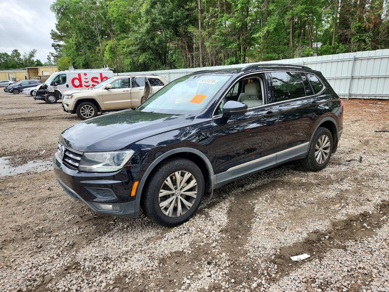 Salvage Volkswagen Tiguan Image