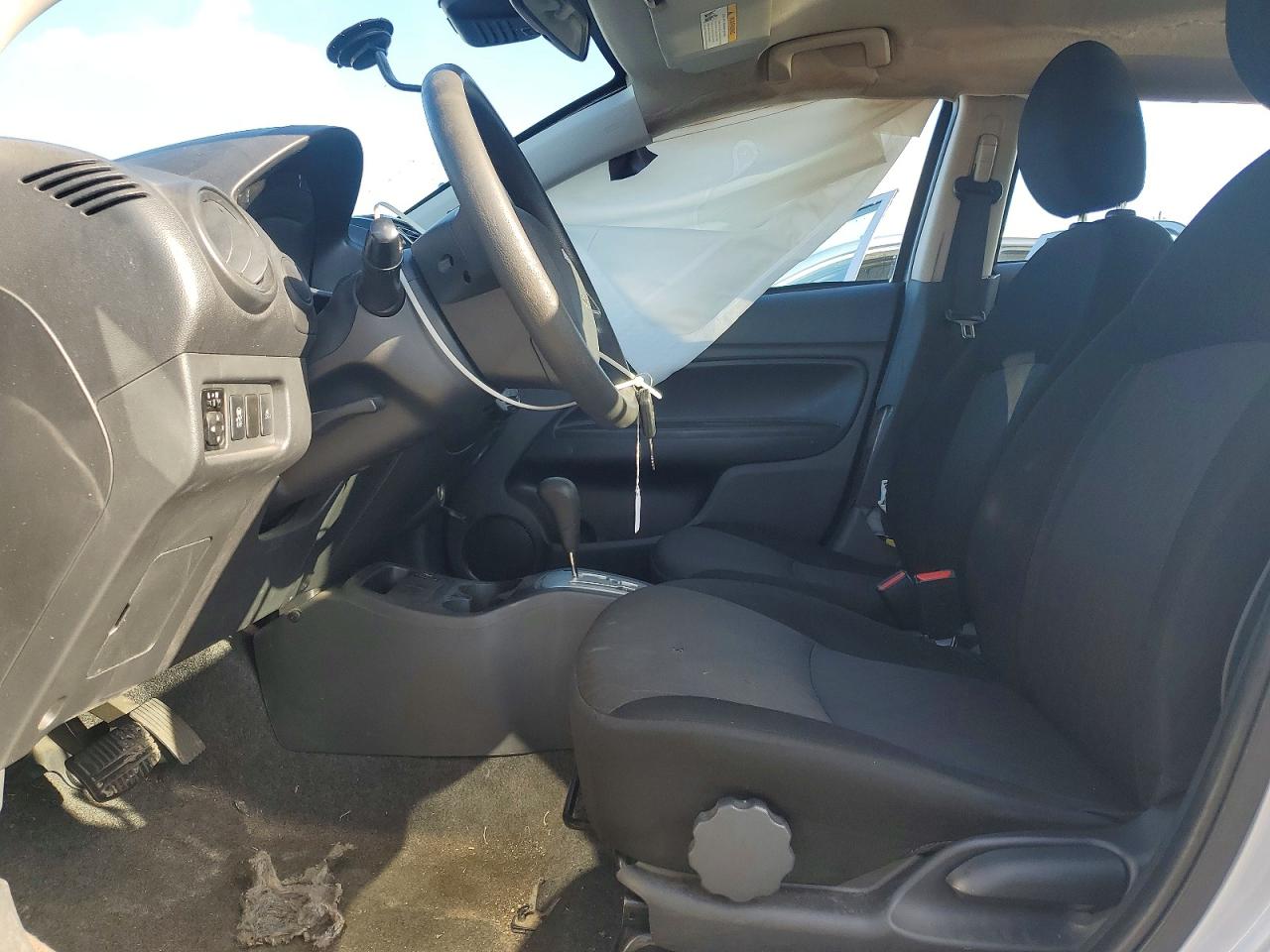 Mitsubishi Mirage Es