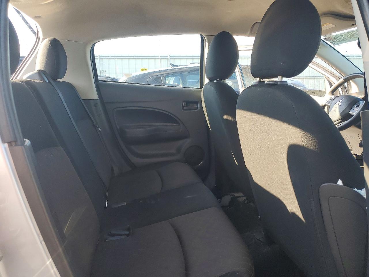 Mitsubishi Mirage Es