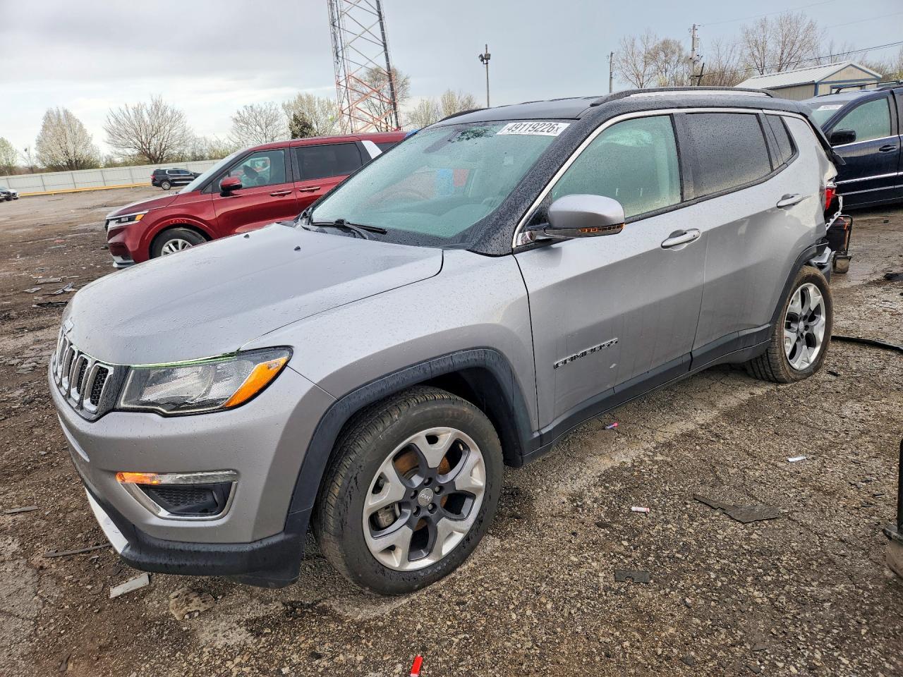 Salvage Jeep Compass Image