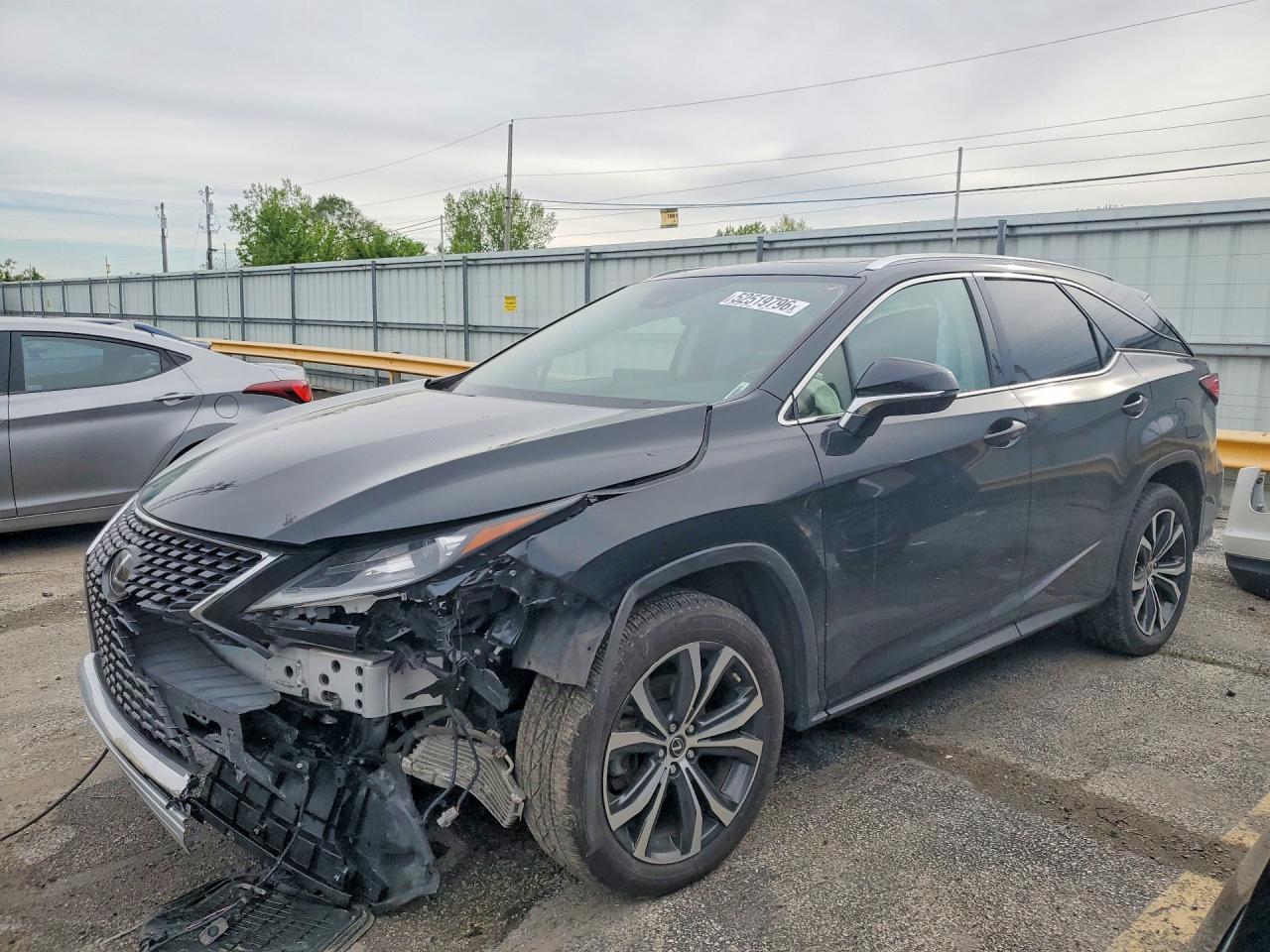 Salvage Lexus RX Image