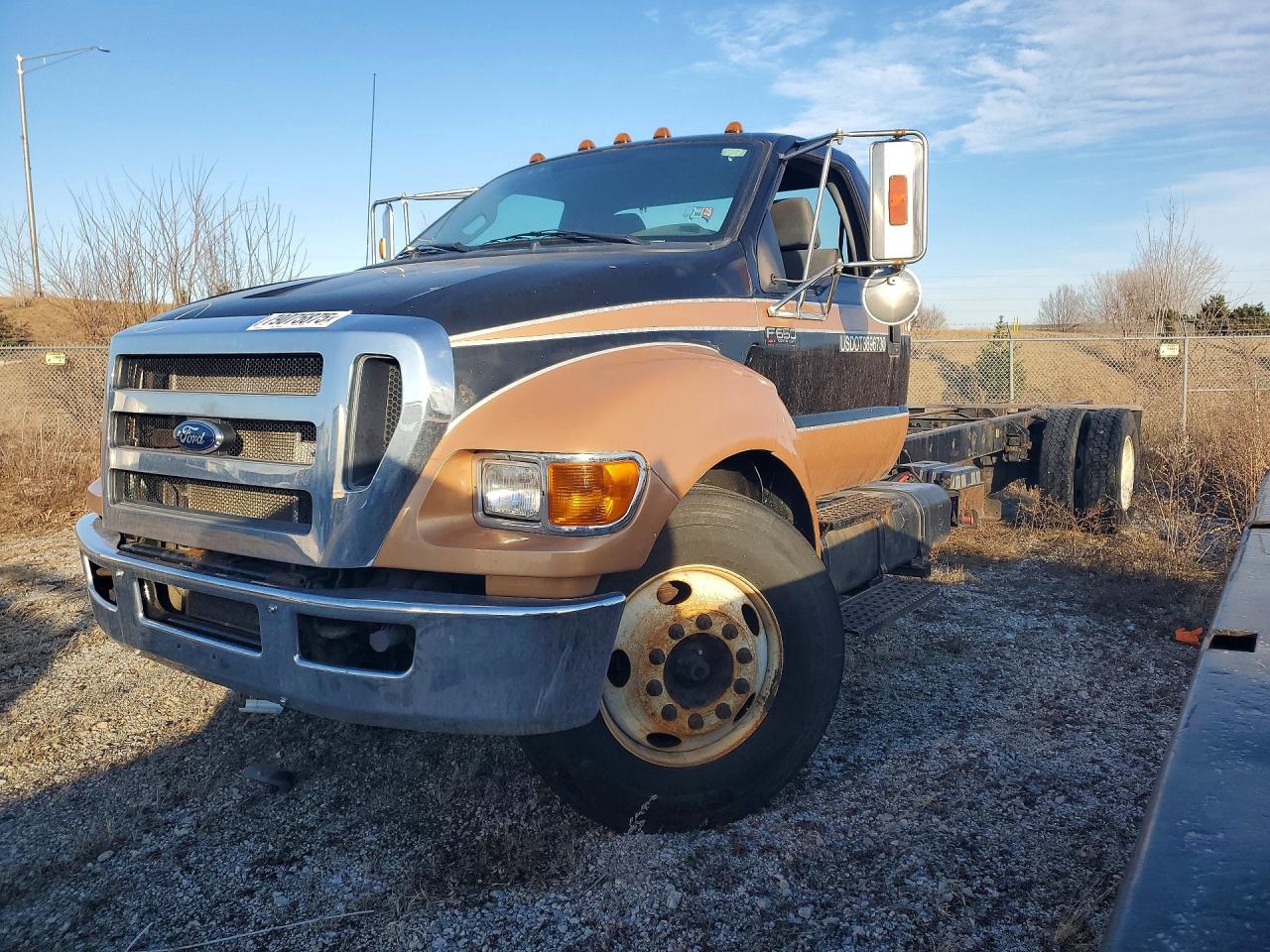 Salvage Ford F-650 Image